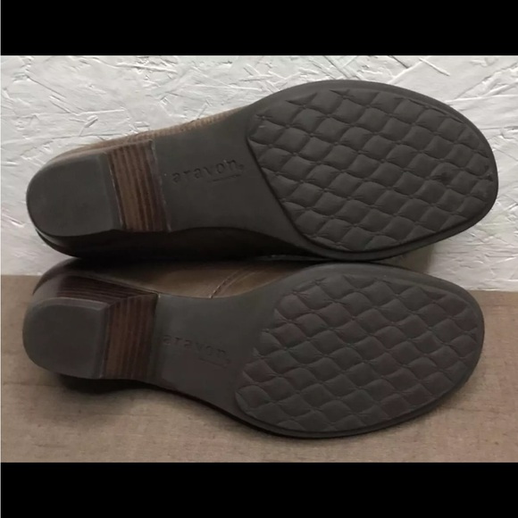 EUC! ARAVON Portia Size 9.5D (Wide) Brown Leather Casual Dress Pump (AAZ09BRM) - Picture 2 of 16